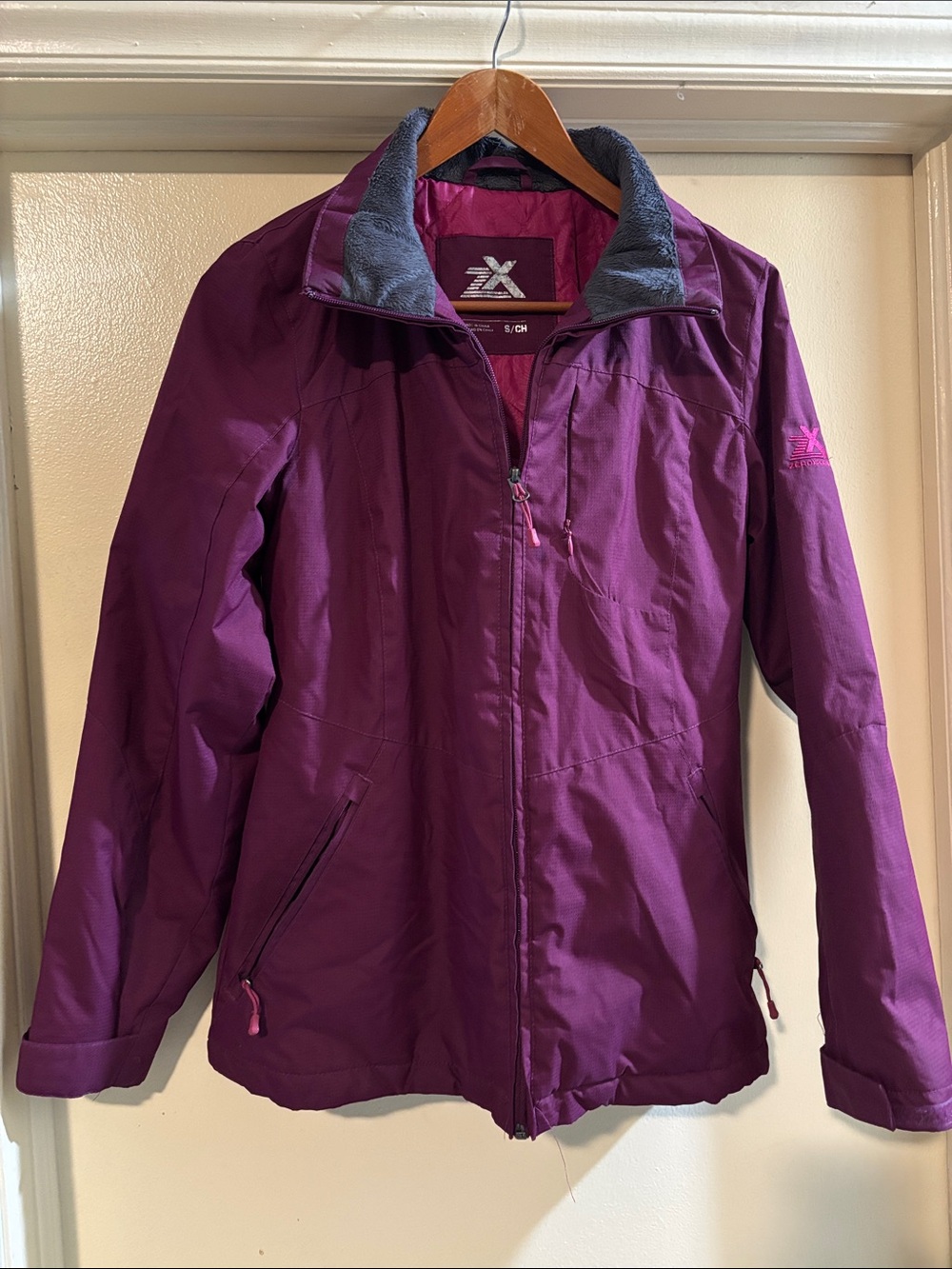 ZeroXposur Women's Plum Ski Jacket with Heathered Gray Lining Size S